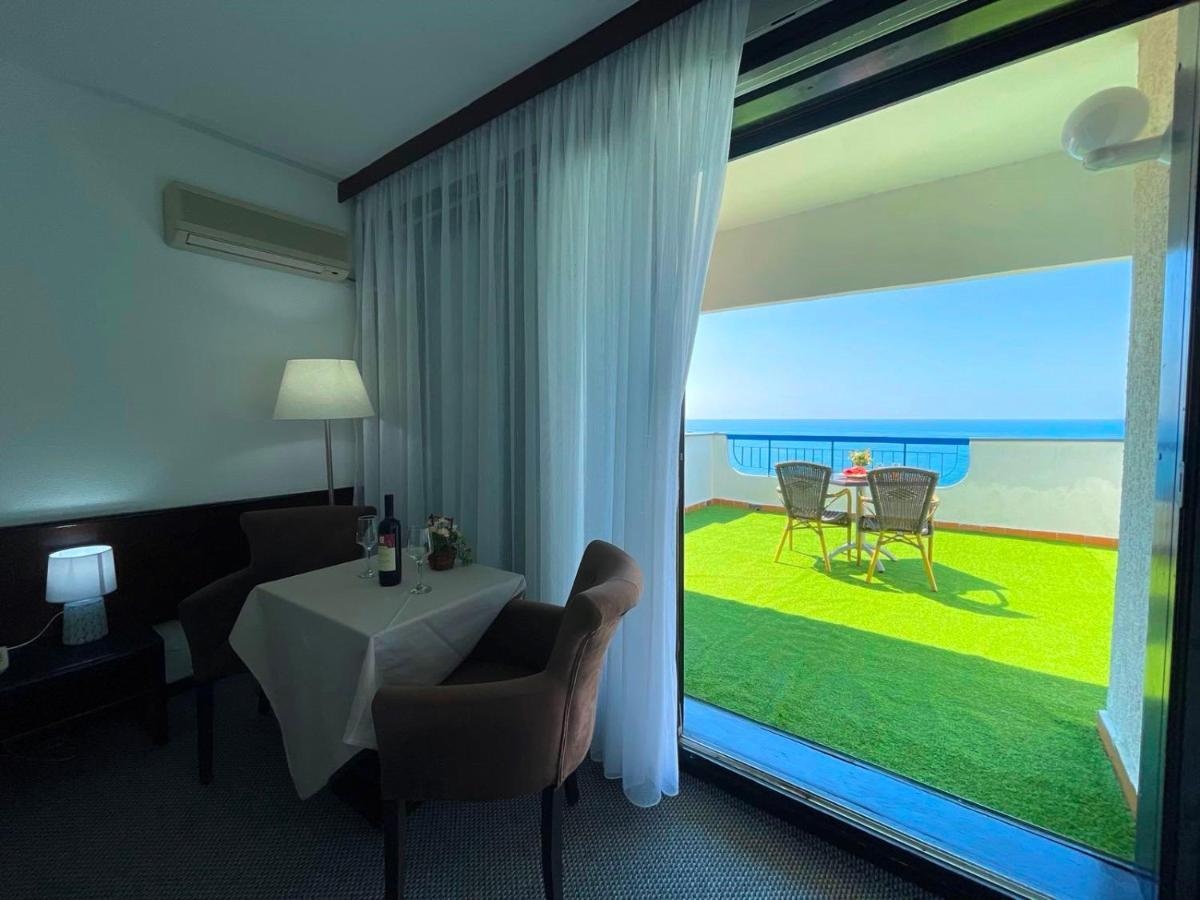 Corpus A - Hotel Albatros 울친 외부 사진